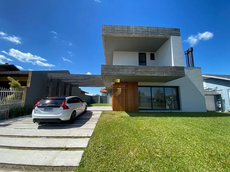 Lindo sobrado em Atlântida!