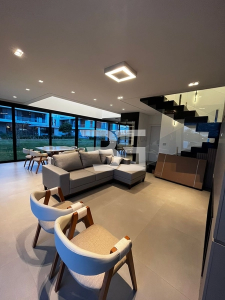 SOBRADO DE ESQUINA DE FRNTE PARA O LAGO MOBILIADO E DECORADO: 7ª foto da galeria de imagens do imóvel