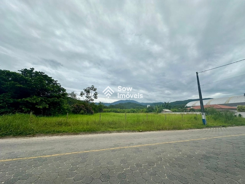 Terreno Amplo – Bairro Pomerânia, ao lado da Tinturaria Kholer: 2ª foto da galeria de imagens do imóvel