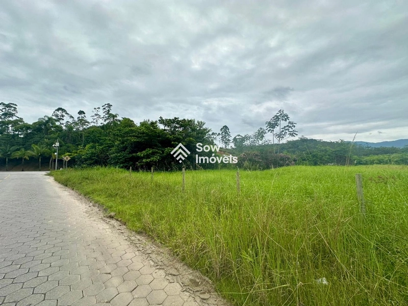 Terreno Amplo – Bairro Pomerânia, ao lado da Tinturaria Kholer: 1ª foto da galeria de imagens do imóvel