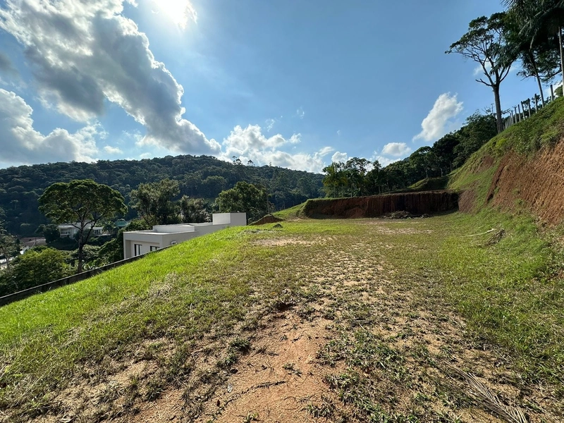 Lindo Terreno para construir sua casa: 1ª foto da galeria de imagens do imóvel
