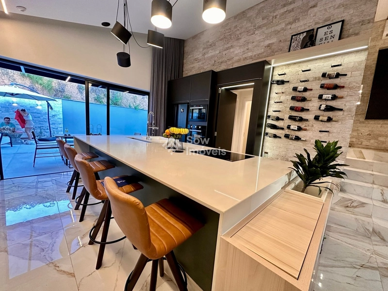 CASA DE ALTO PADRÃO À VENDA EM GUABIRUBA: 4ª foto da galeria de imagens do imóvel