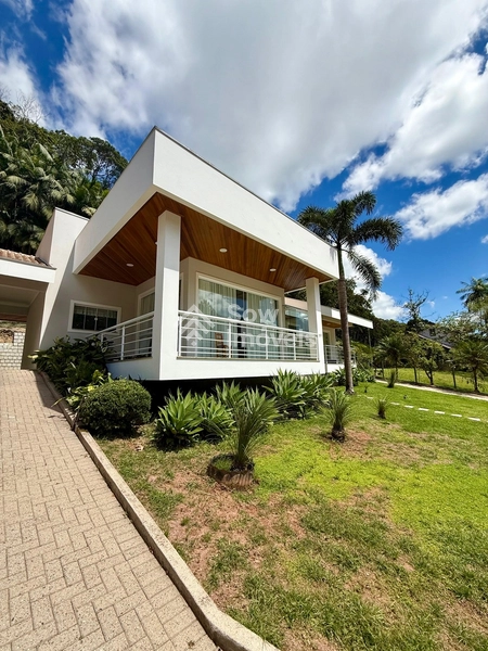 Casa exclusiva no Centro de Guabiruba: 8ª foto da galeria de imagens do imóvel