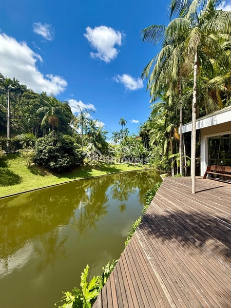 Casa exclusiva no Centro de Guabiruba: 4ª foto da galeria de imagens do imóvel