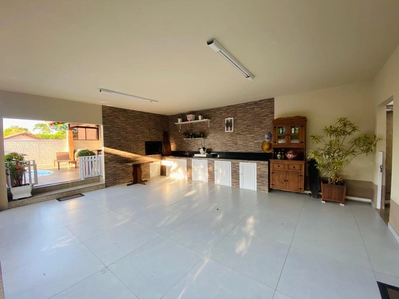 Casa de alto padrão: 2ª foto da galeria de imagens do imóvel