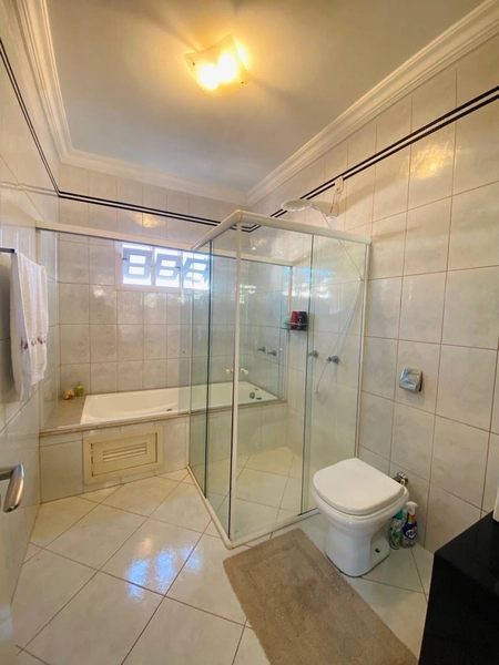Casa de alto padrão: 6ª foto da galeria de imagens do imóvel