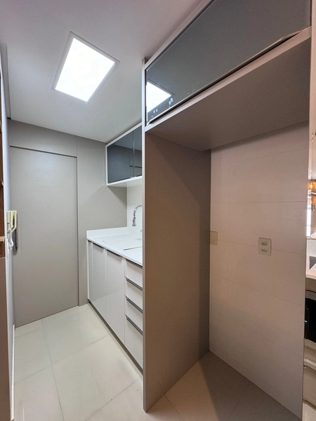 À venda no bairro São Luiz, Apartamento Parcialmente Mobiliado.: 3ª foto da galeria de imagens do imóvel