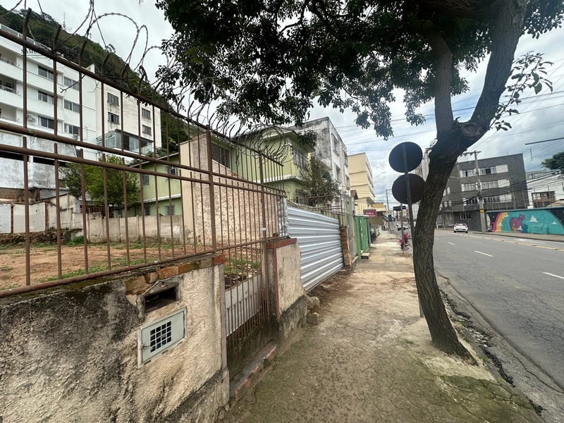 Terreno a venda no centro de Juiz de Fora: 2ª foto da galeria de imagens do imóvel