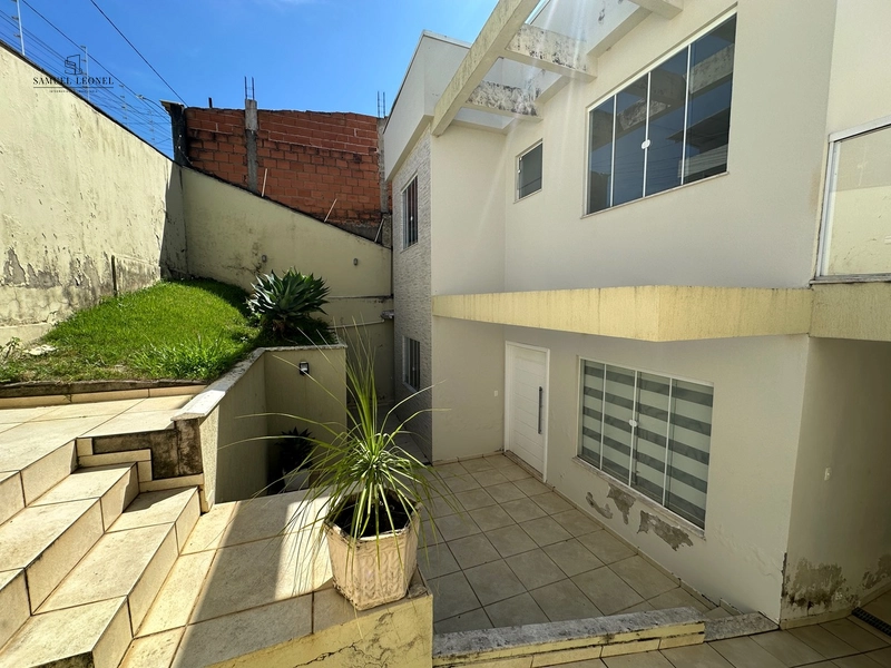 Casa com 2 Quartos Suítes e 3 banheiros à Venda, 254 m² por R$ 569.000: 2ª foto da galeria de imagens do imóvel