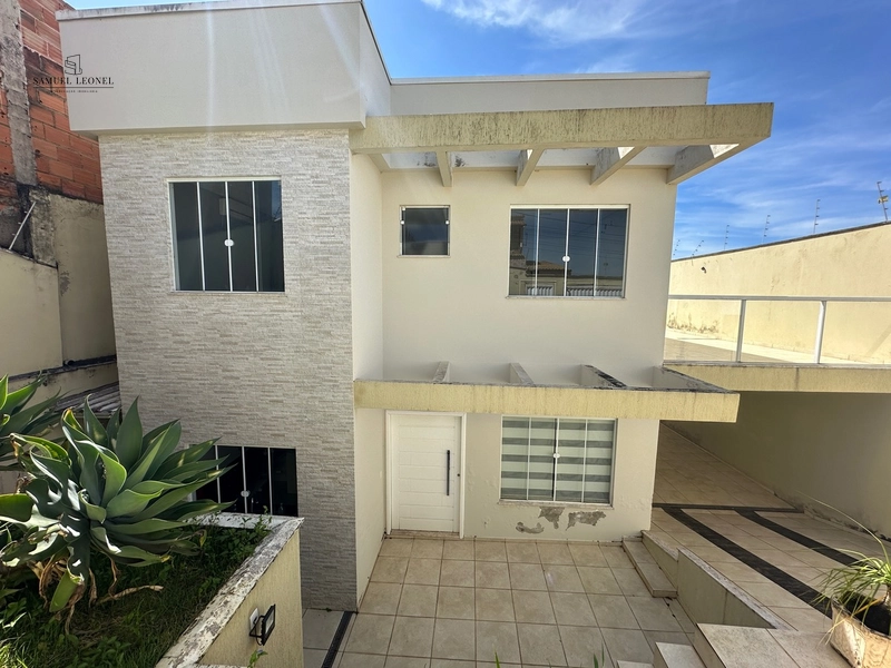 Casa com 2 Quartos Suítes e 3 banheiros à Venda, 254 m² por R$ 569.000: 1ª foto da galeria de imagens do imóvel