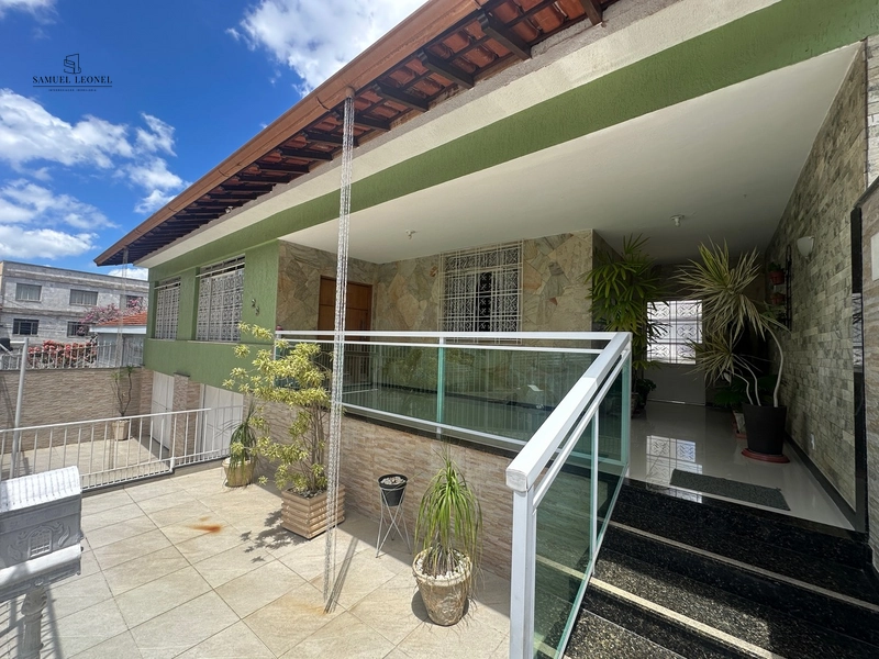 Casa a venda com 6 dormitórios 4 suítes , 4 vagas no Bairu: 1ª foto da galeria de imagens do imóvel