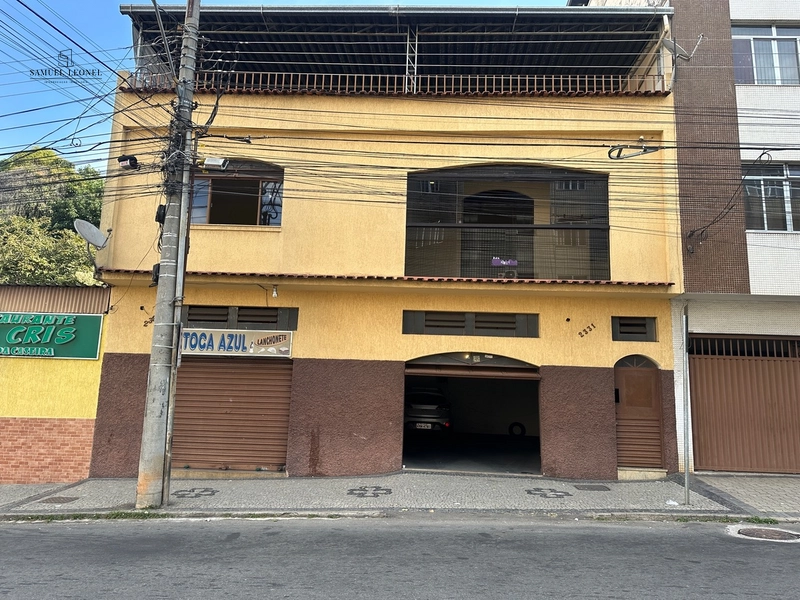 Casa duplex com quintal a venda no Bairu Juiz de Fora: 1ª foto da galeria de imagens do imóvel