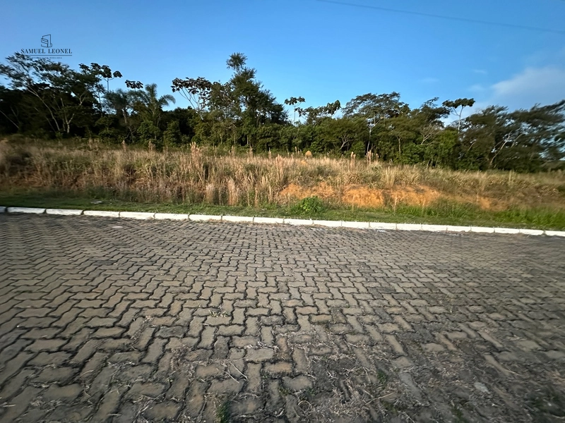 Lote a venda de 1500m2 em condomínio fechado: 3ª foto da galeria de imagens do imóvel