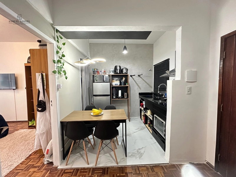 Apartamento à venda mobiliado de dois quartos no centro de juiz de f: 4ª foto da galeria de imagens do imóvel