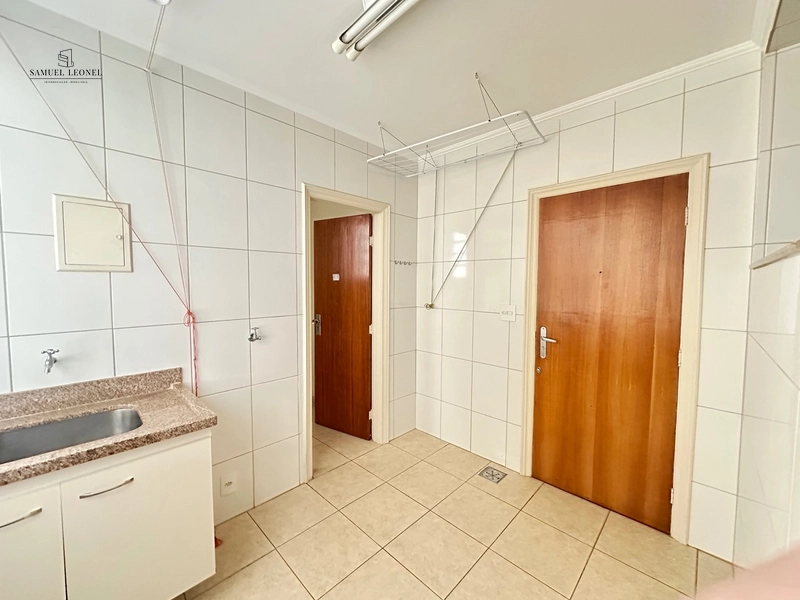 Apartamento de três quartos um suíte uma vaga no centro de JF a venda: 7ª foto da galeria de imagens do imóvel