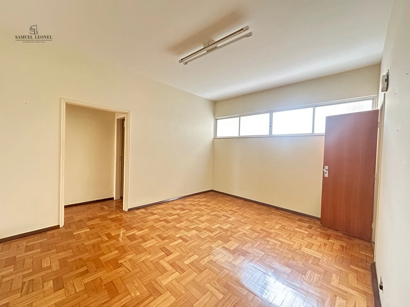 Apartamento de três quartos um suíte uma vaga no centro de JF a venda: 3ª foto da galeria de imagens do imóvel