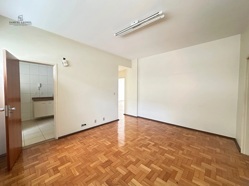Apartamento de três quartos um suíte uma vaga no centro de JF a venda: 4ª foto da galeria de imagens do imóvel