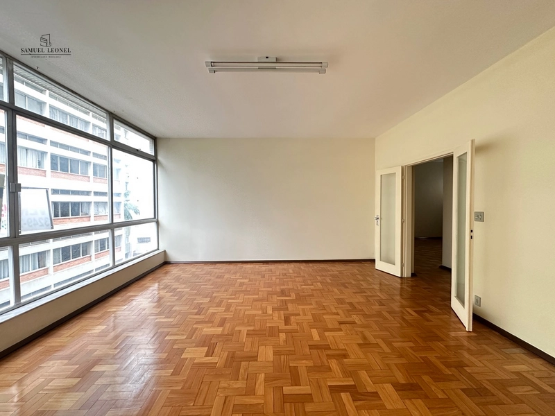 Apartamento de três quartos um suíte uma vaga no centro de JF a venda: 2ª foto da galeria de imagens do imóvel