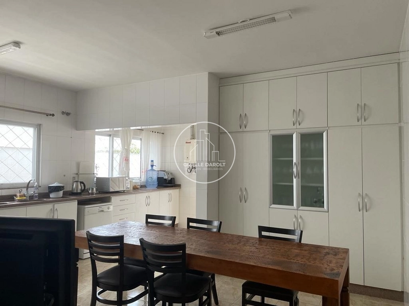 Casa no Bairro da Barra em Balneário Camboriú: 2ª foto da galeria de imagens do imóvel