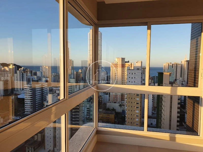 Apartamento com 4 suítes , centro de Bal. Camboriú, entrega 2020: 1ª foto da galeria de imagens do imóvel