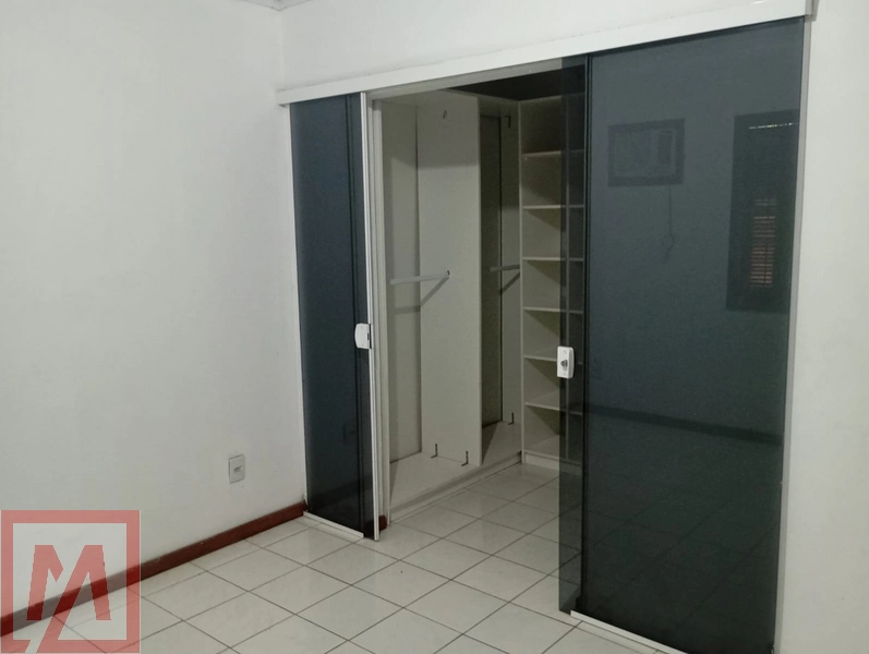 Casa á venda: 2ª foto da galeria de imagens do imóvel