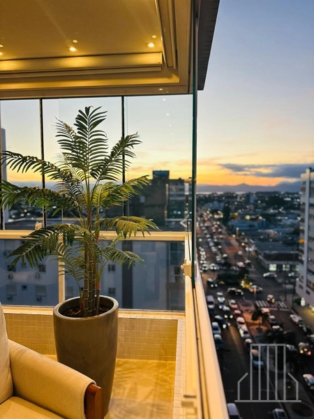 ELEGANTE APARTAMENTO NO NOBRE BAIRRO NAVEGANTES: 2ª foto da galeria de imagens do imóvel