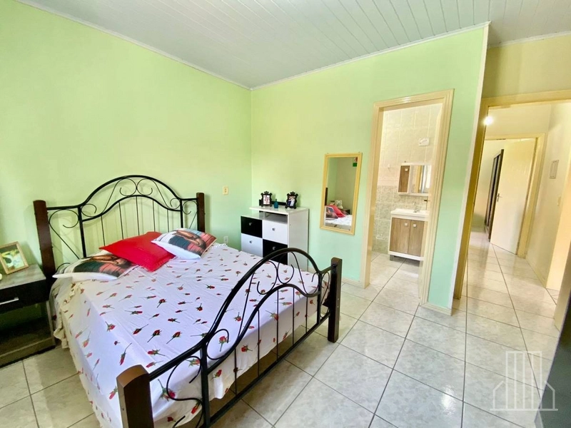 LINDA CASA COM PÁTIO AMPLO NO BAIRRO SANTO ANTÔNIO, EM CAPÃO DA CANOA: 10ª foto da galeria de imagens do imóvel