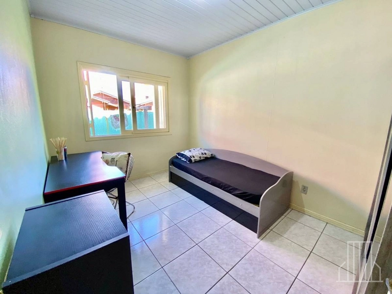LINDA CASA COM PÁTIO AMPLO NO BAIRRO SANTO ANTÔNIO, EM CAPÃO DA CANOA: 11ª foto da galeria de imagens do imóvel