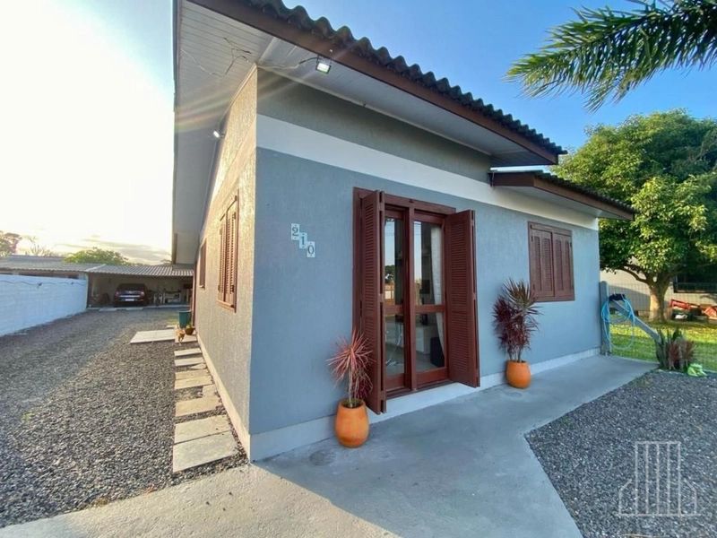 ESPAÇOSA CASA COM ANEXO E POTENCIAL DE EXPANSÃO!: 2ª foto da galeria de imagens do imóvel