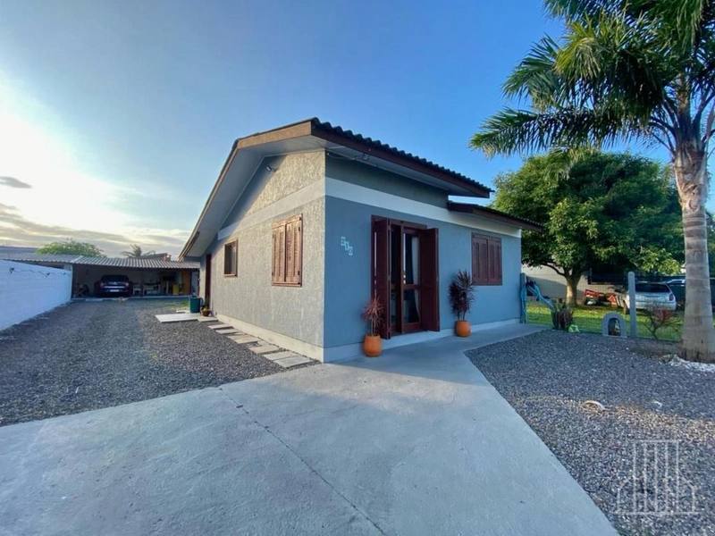 ESPAÇOSA CASA COM ANEXO E POTENCIAL DE EXPANSÃO!: 1ª foto da galeria de imagens do imóvel