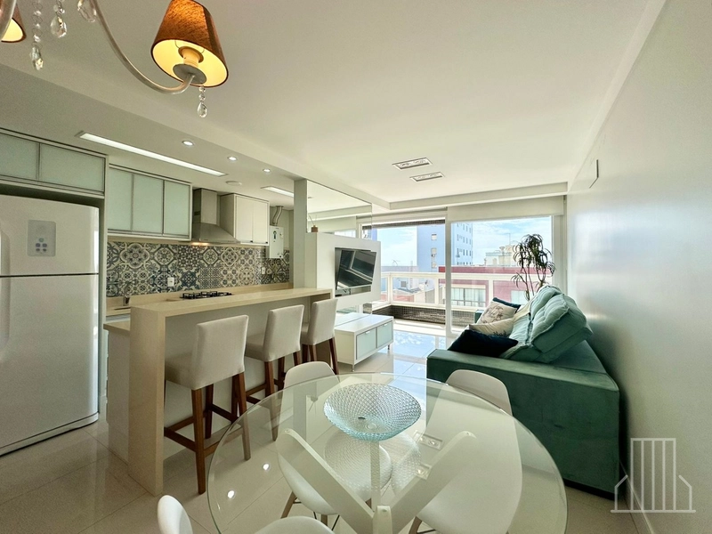 LINDO APARTAMENTO NO CENTRO DE CAPÃO DA CANOA, A POUCOS PASSOS DO MAR: 3ª foto da galeria de imagens do imóvel