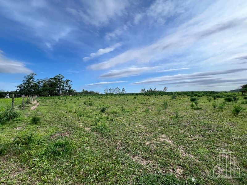 Sítio de 1,5 Hectares com Casa Completa e Infraestrutura de Lazer!: 24ª foto da galeria de imagens do imóvel