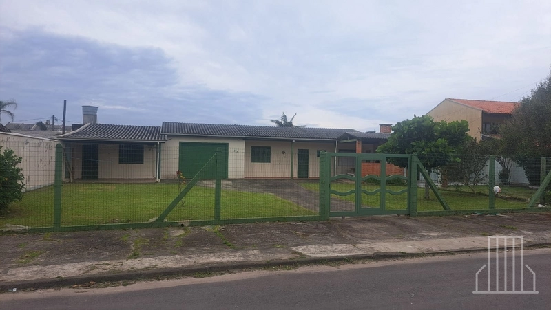 EXCELENTE CASA COM AMPLO PÁTIO PARA ALUGUEL DE TEMPORADA DE VERÃO!: 1ª foto da galeria de imagens do imóvel