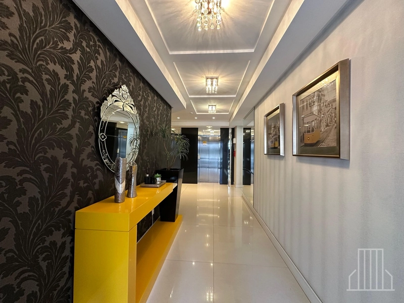 Apartamento Mobiliado à Venda no Bairro Zona Nova: 2ª foto da galeria de imagens do imóvel