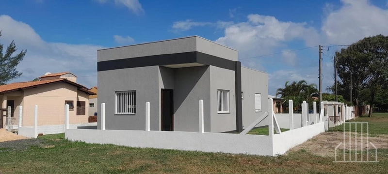 LINDÍSSIMA CASA À VENDA NO BAIRRO PRAIA DO BARCO EM CAPÃO DA CANOA: 1ª foto da galeria de imagens do imóvel