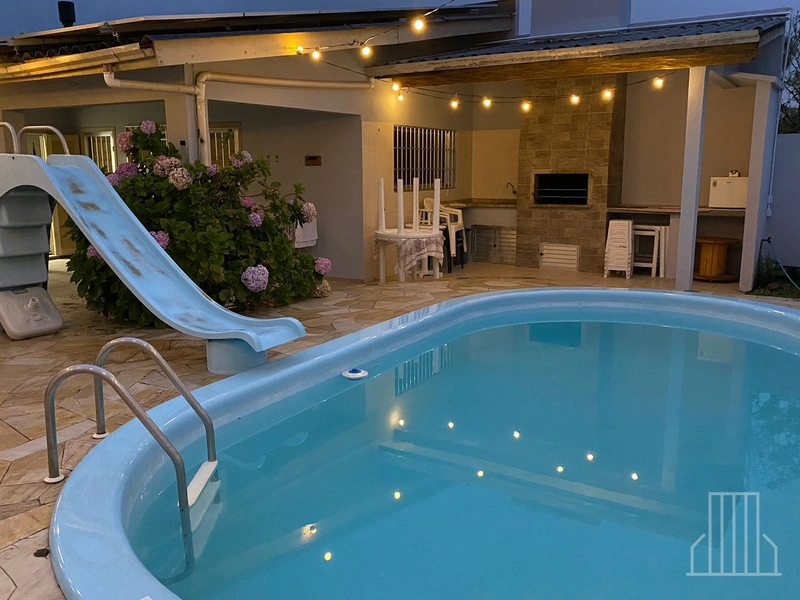 Aluguel de Temporada: Casa Confortável com Piscina: 1ª foto da galeria de imagens do imóvel