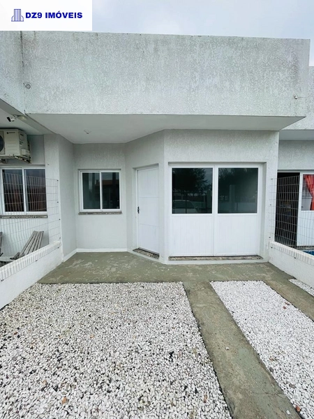 LINDA CASA À VENDA NO TRANQUILO BAIRRO ARCO ÍRIS, EM CAPÃO DA CANOA!: 1ª foto da galeria de imagens do imóvel