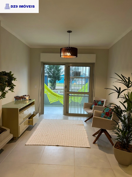 Apartamento Térreo Encantador a Poucos Passos do Mar: 1ª foto da galeria de imagens do imóvel