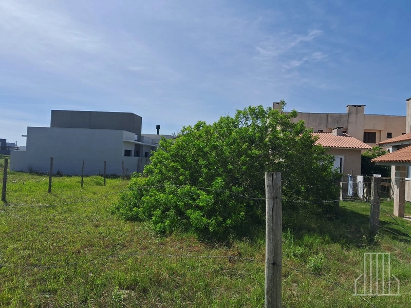 EXCELENTE TERRENO LOCALIZADO NO BAIRRO JARDIM BEIRA MAR!: 3ª foto da galeria de imagens do imóvel