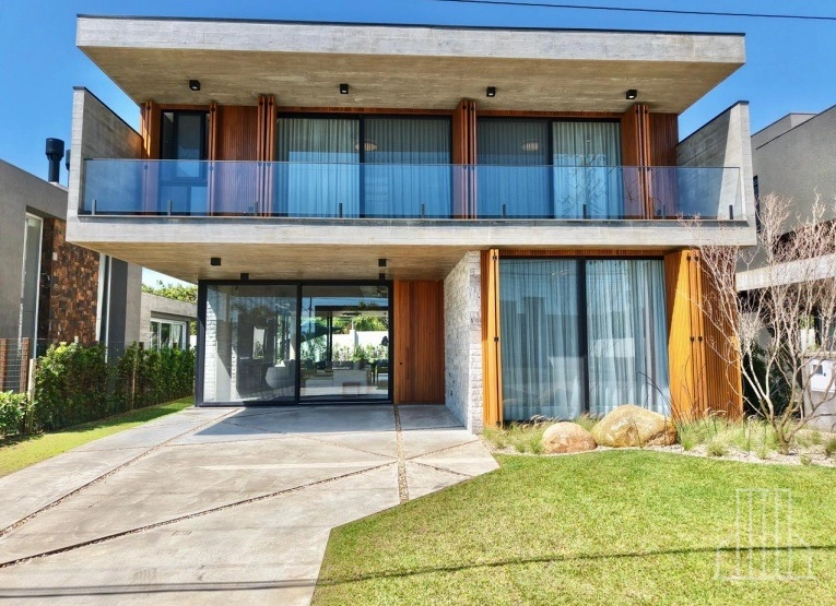 ESPETACULAR CASA DE ALTO PADRÃO NO CONDOMÍNIO COSTA SERENA –: 1ª foto da galeria de imagens do imóvel