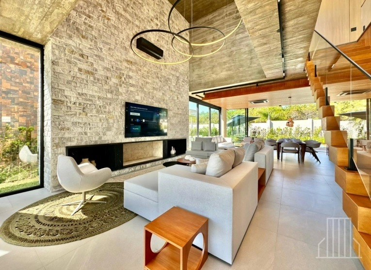 ESPETACULAR CASA DE ALTO PADRÃO NO CONDOMÍNIO COSTA SERENA –: 3ª foto da galeria de imagens do imóvel
