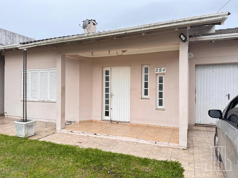 LINDA CASA COM ÓTIMO ESPAÇO NO BAIRRO SANTO ANTONIO: 2ª foto da galeria de imagens do imóvel