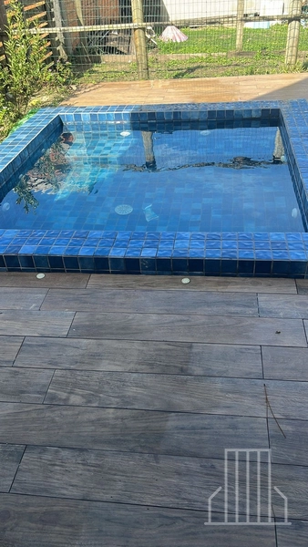 Casa com 2 Quartos, Piscina e Churrasqueira – Alugue Anualmente!: 4ª foto da galeria de imagens do imóvel