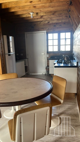Casa com 2 Quartos, Piscina e Churrasqueira – Alugue Anualmente!: 10ª foto da galeria de imagens do imóvel