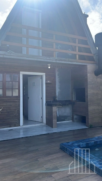 Casa com 2 Quartos, Piscina e Churrasqueira – Alugue Anualmente!: 2ª foto da galeria de imagens do imóvel