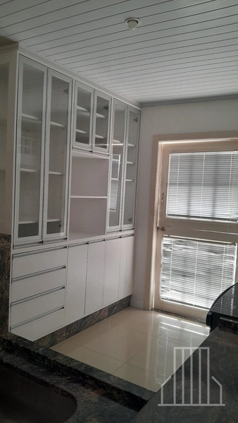 EXCELENTE CASA EM CONDOMÍNIO RESIDENCIAL FECHADO PARA LOCAÇÃO ANUAL: 4ª foto da galeria de imagens do imóvel