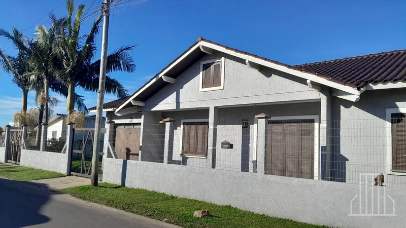 CASA COM 3 DORMITÓRIOS NO BAIRRO ARCO ÍRIS: 1ª foto da galeria de imagens do imóvel