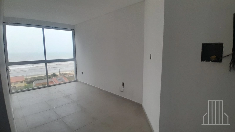 Apartamento Moderno com Suíte, Box Coberto e Depósito: 2ª foto da galeria de imagens do imóvel