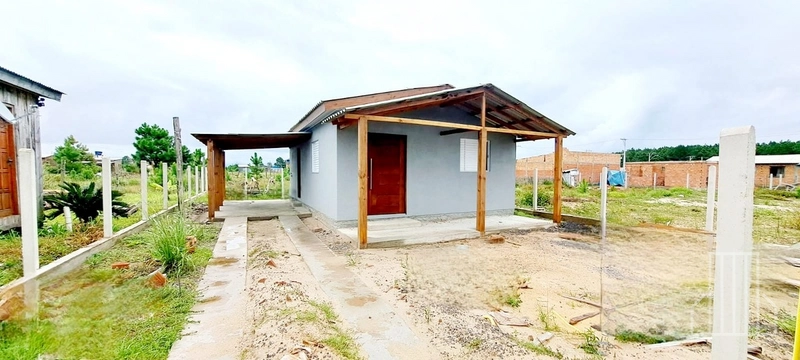 CASA A VENDA EM CAPÃO NOVO!: 1ª foto da galeria de imagens do imóvel
