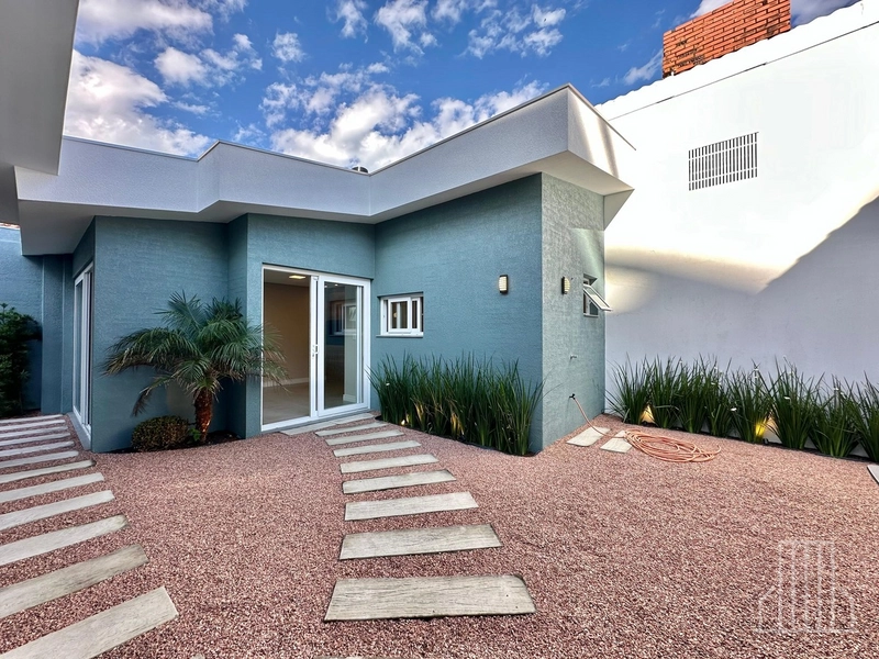 Casa de Alto Padrão à Beira-Mar em Capão da Canoa: 2ª foto da galeria de imagens do imóvel